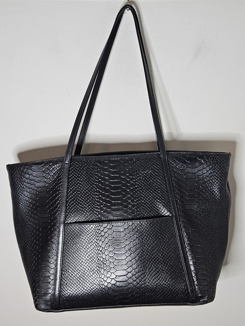 Gigi New York Jessica Travel Zipper Toe Black Embossed Leather Pocket Gold